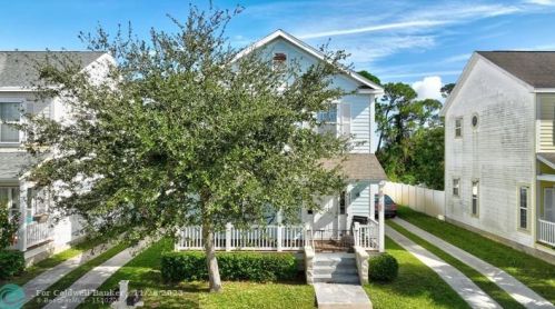 3340 Park Dr, Fort Pierce, FL 34982-8424