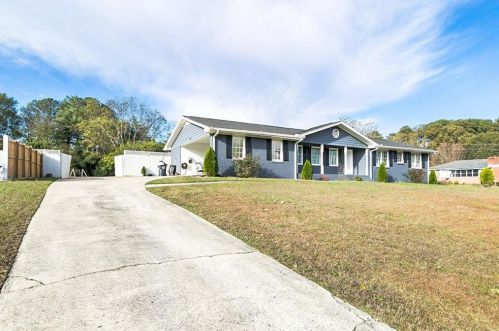 2737 Alamo Pl, Lithonia, GA 30078-3426