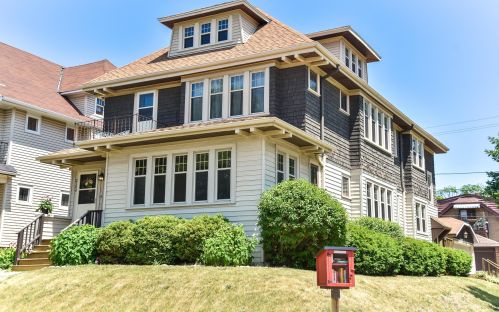 2102 57th St, Milwaukee, WI 53208-1545