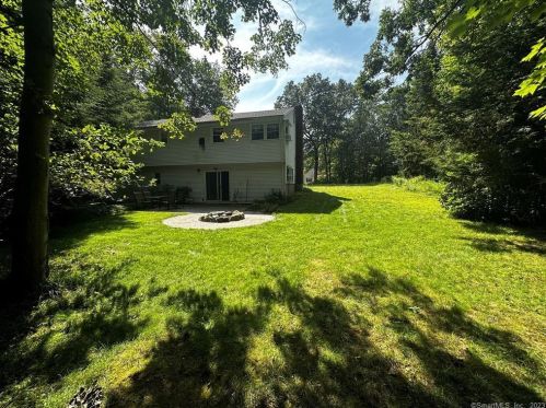 87 Box Mtn Dr, Vernon CT 06066-6305 exterior