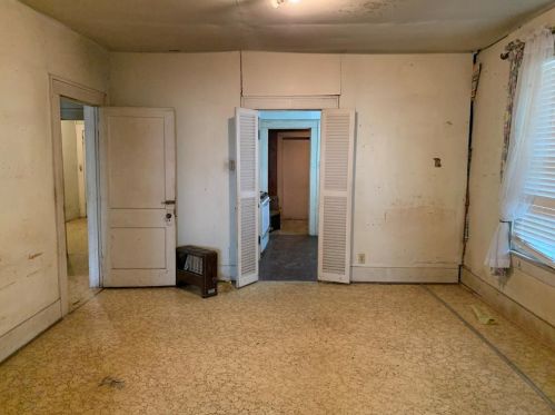 1111 Glasgow Dr, Dallas, TX 75223-1420