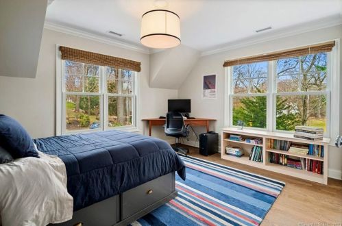 19 Indian Spg Rd, Norwalk CT 06853-1304 exterior