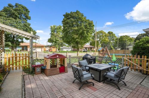 7925 Holt Ave, Milwaukee WI 53219-3845 exterior