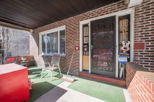 90 Pasadena St, Pittsburgh, PA 15211-2169