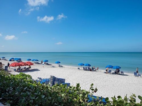 620 Bridgeway Ln, Naples FL 34108-2777 exterior