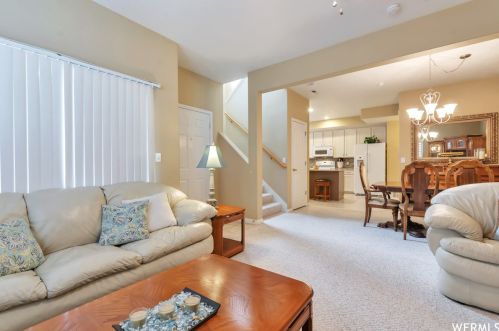 7089 Brittany Town Dr, Taylorsville UT 84084-4603 exterior