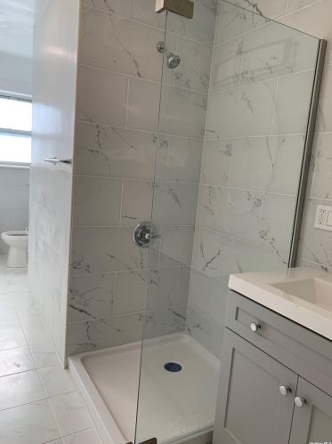 83 Dartmouth St, Valley Stream NY  11581-3215 exterior