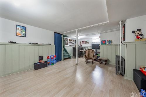 118 Bernard Ave, Edison NJ 08837-3419 exterior