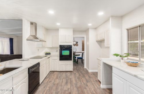 9010 Olive Ln, Chandler AZ  85248-6404 exterior