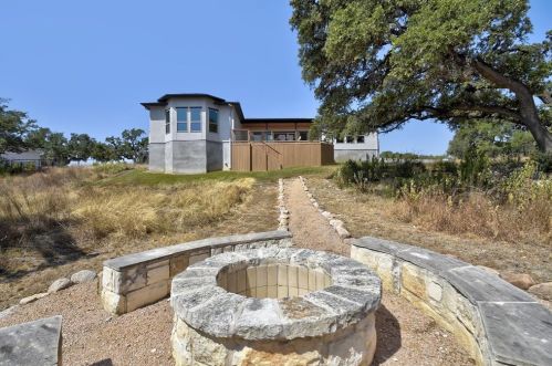 555 Mystic Pkwy, Spring Branch TX 78070-5267 exterior