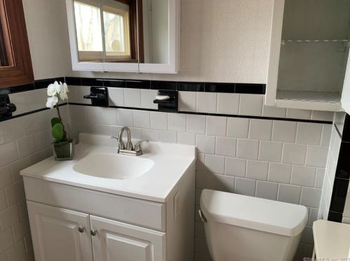 59 Mechanic St, Killingly CT 06239-2829 exterior