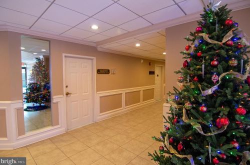 6800 Fleetwood Rd, Mc Lean VA  22101-3604 exterior