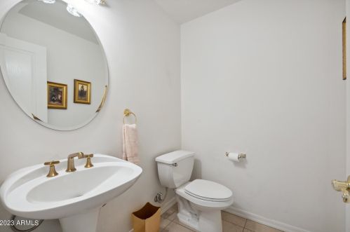 10401 Central Ave, Phoenix AZ 85020-1053 exterior