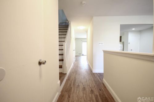 288 Constitution Cir, New Brunswick NJ  08902-3515 exterior