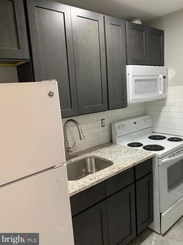 1904 2nd St, Philadelphia PA 19122-1939 exterior