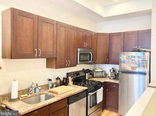 927 9th St, Philadelphia PA  19130-3934 exterior