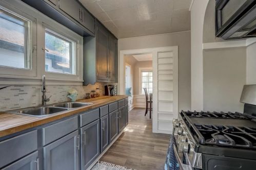 5808 38th St, Milwaukee WI  53209-4024 exterior