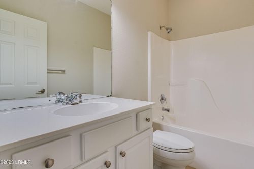 7 Countryside Ct, Bluffton SC 29909-6137 exterior