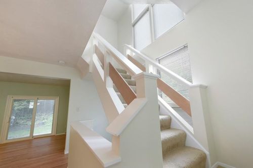 400 Noble St, Pittsburgh PA 15215-2638 exterior