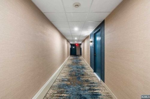 1077 River Rd, Edgewater NJ 07020-1336 exterior