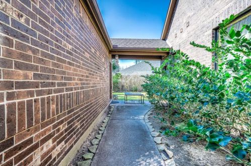 33303 Winsford St, Fulshear TX 77441-4040 exterior