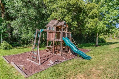 8028 Hampton Lake Dr, Tampa FL  33647-3558 exterior