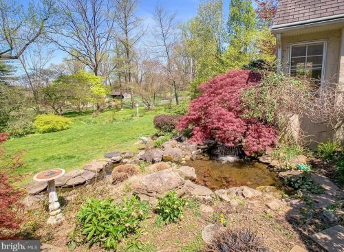 1936 Paper Mill Rd, Huntingdon Valley PA 19006-5814 exterior