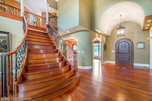 1340 Longwood Dr, Bull Valley, IL 60098-7946