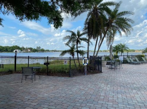 13753 Orange Sunset Dr, Tampa FL  33618-3335 exterior