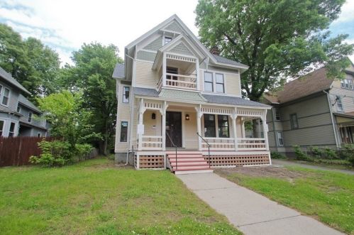 103 Thompson St, Springfield, MA 01109-3921