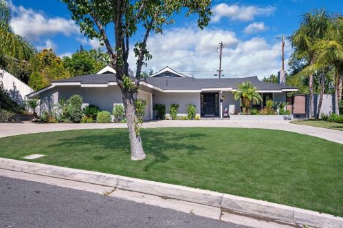 1306 Lincoln Ave, Fullerton, CA 92831-1921