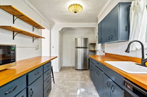 1986 Chalfant St, Pittsburgh PA 15221-1202 exterior