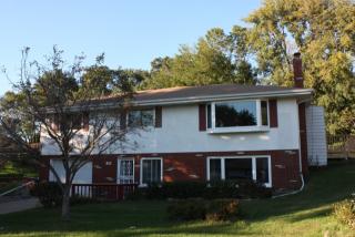 415 Southhill Dr, Saint Paul MN  55113-4640 exterior