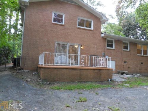 2327 Jones Rd, Atlanta GA  30318-5915 exterior