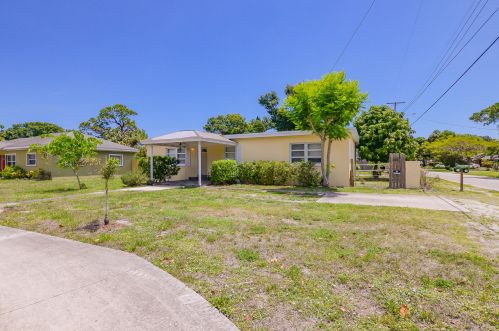 1618 Oleander Blvd, Fort Pierce, FL 34950-8155