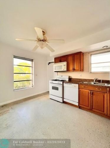 124 Lobster Rd, Fort Pierce FL  34983-1718 exterior