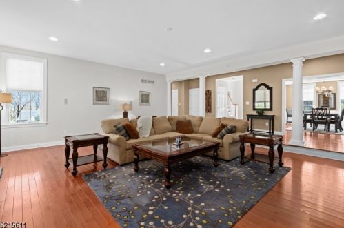 8 Sovereign Dr, Roxbury Township NJ  07836-0230 exterior