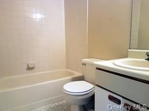 354 Ruth Ct, Middletown NY 10940-5331 exterior