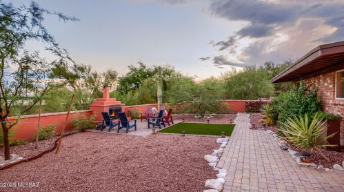 6101 Camino De Santa Valera, Tucson AZ  85718-3722 exterior