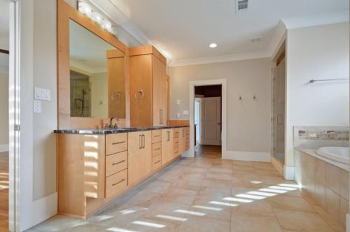 3896 Flowerland Dr, Atlanta GA exterior