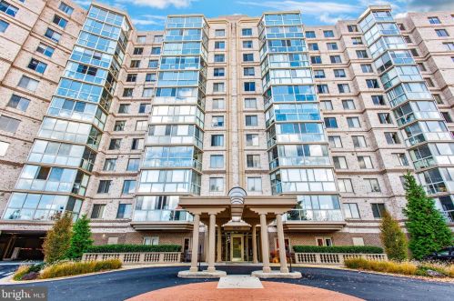 19385 Cypress Ridge Ter, Leesburg VA  20176-5162 exterior