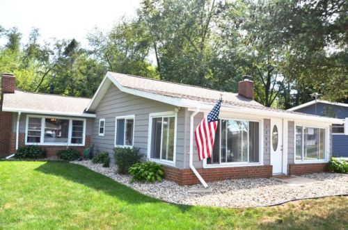 32899 South St, Lawton, MI 49065-9462