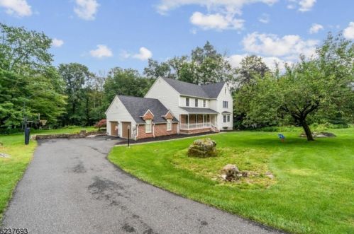 75 Hidden Glen Dr, Sparta NJ  07871-3843 exterior