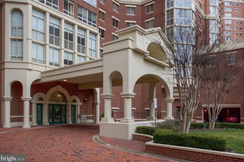 2151 Jamieson Ave, Alexandria VA 22314-5705 exterior