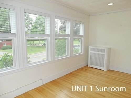 104 Side Pkwy, Newton MA 02458-1816 exterior