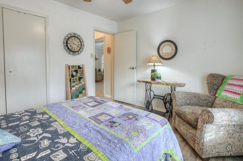 1800 Lk Dr, Huntsville TX exterior