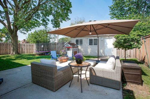 860 Linden Ave, Elmhurst IL 60126-5312 exterior