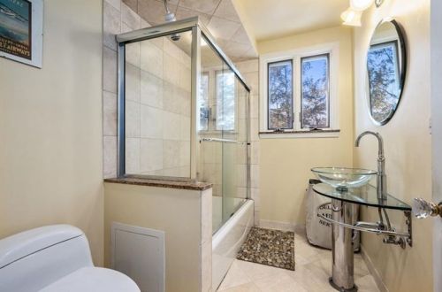 5454 Kipling Rd, Pittsburgh PA 15217-1038 exterior