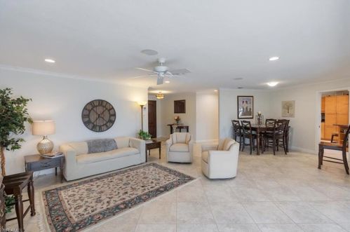 160 Madison Dr, Naples FL 34110-1323 exterior