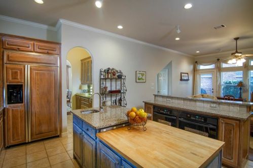 7203 Abrams Pl Ct, Dallas TX 75231 exterior